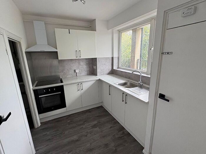 3 Bedroom Flat To Rent In Rochester Way, London, SE3