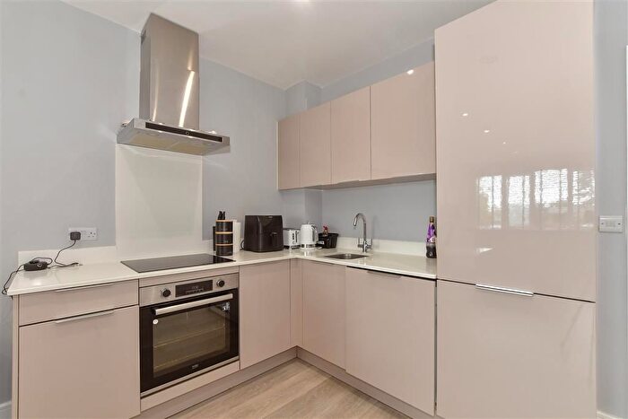 1 Bedroom Flat For Sale In North Street, Horsham, West Sussex, RH12