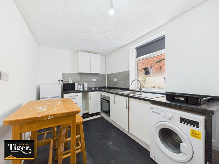 1 Bedroom Flat To Rent In Lonsdale Road, Blackpool, FY1