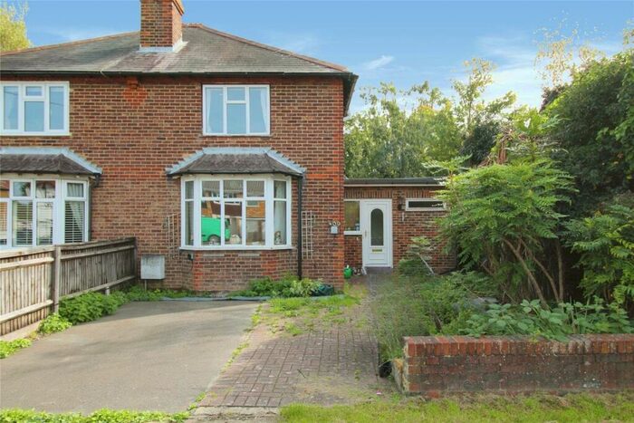3 Bedroom Semi-Detached House For Sale In Leatherhead Road, Chessington, KT9