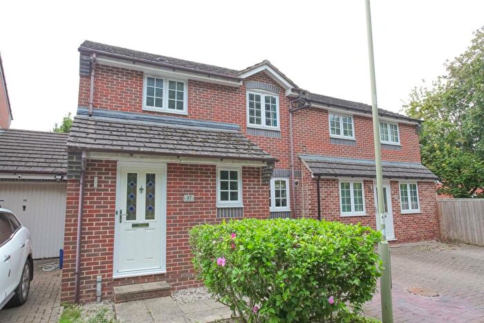 3 Bedroom Detached House To Rent In Mackenzie Avenue, Milton, OX14