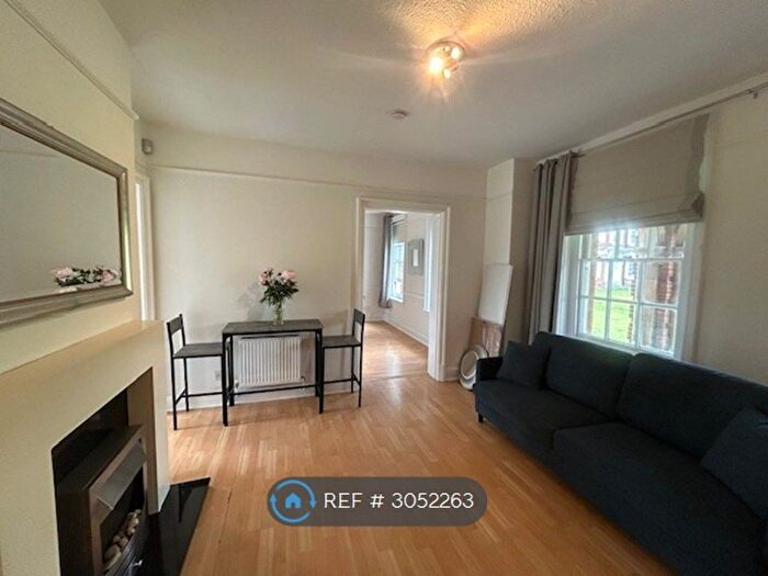 1 Bedroom Flat To Rent In Geffery Court, London, SE9