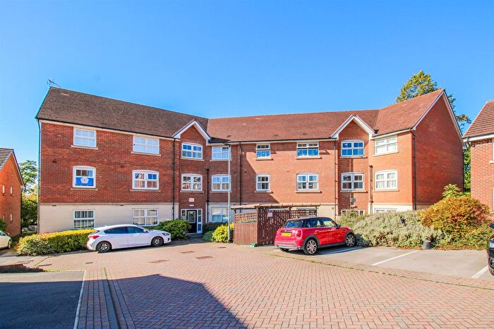 1 Bedroom Flat For Sale In Harrison Court, Morris Road, Castleford, WF10