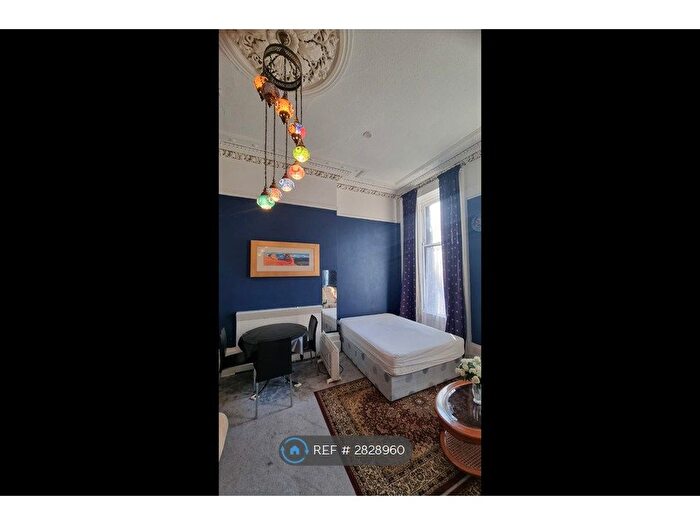 Studio To Rent In Oakfield Avenue, Glasgow, G12