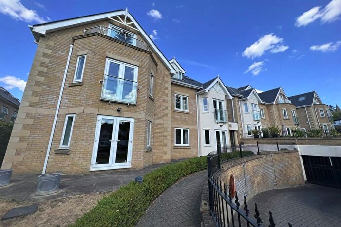 2 Bedroom Flat To Rent In Bethany House, EN2