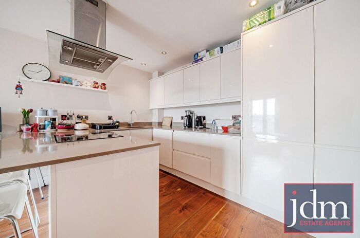 2 Bedroom Flat To Rent In Bellegrove Road, Welling, DA16