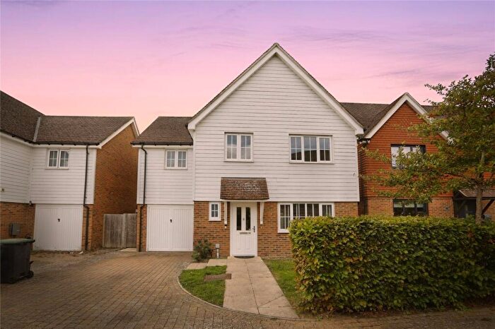 4 Bedroom Detached House To Rent In Manley Boulevard, Snodland, ME6