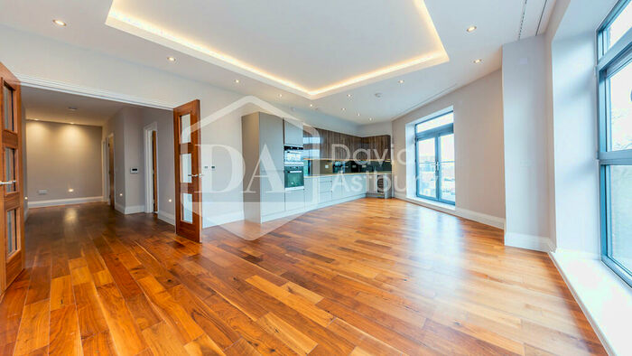 3 Bedroom Apartment To Rent In Muswell Hill, London, N10