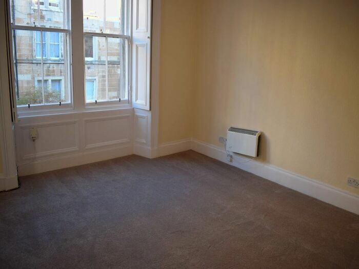 2 Bedroom Flat To Rent In Caledonian Place, Edinburgh, EH11