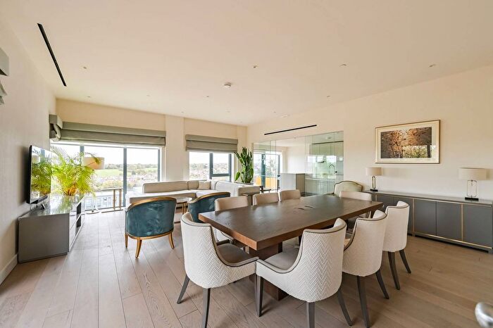 5 Bedroom Flat To Rent In Beaufort Square, Colindale, London, NW9