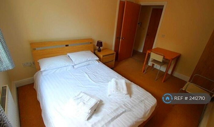 2 Bedroom Flat To Rent In Bedford Road, Reading, RG1