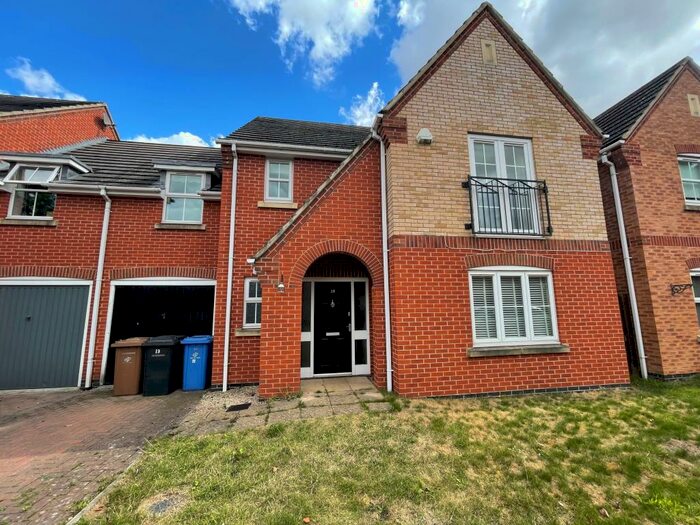 4 Bedroom Semi-Detached House To Rent In Ferncroft Walk, Chellaston, Derby, DE73