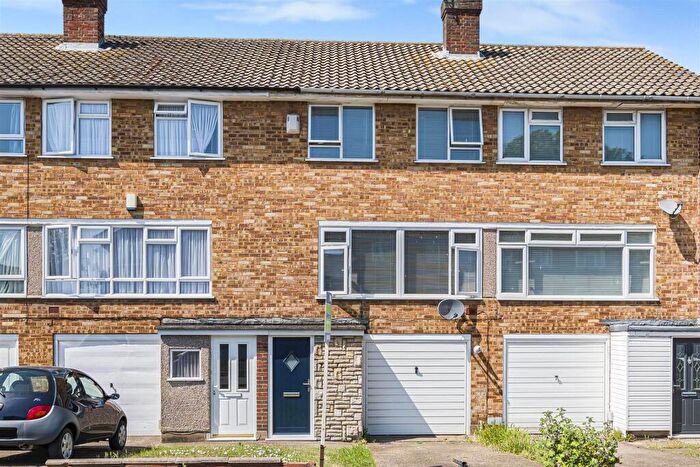 2 Bedroom Terraced House For Sale In Bexley Lane, Crayford, DA1