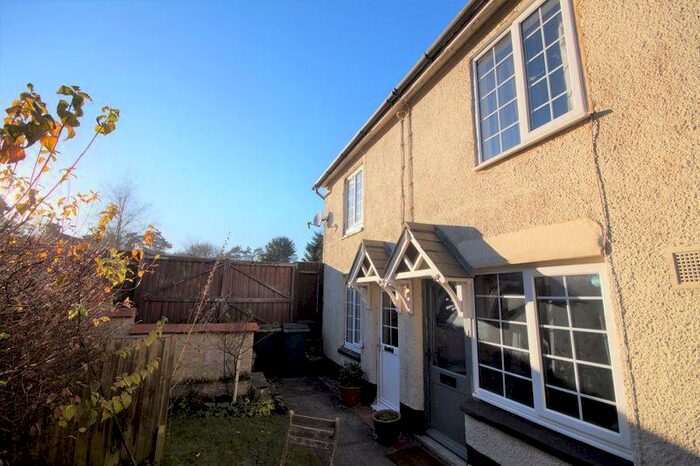 2 Bedroom Character Property To Rent In High Street, Great Missenden, HP16