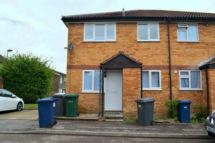 1 Bedroom House To Rent In Springwood Crescent, Edgware, HA8