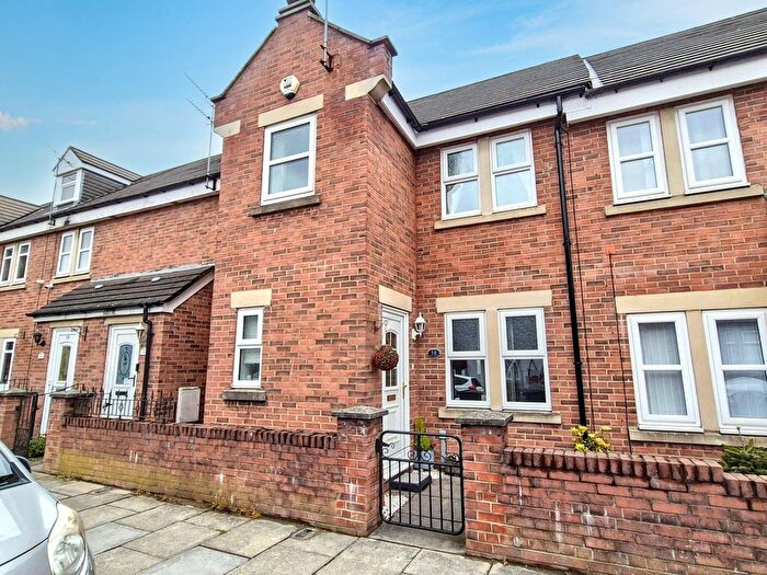 3 Bedroom Town House For Sale In Hill Street, Jarrow, NE32