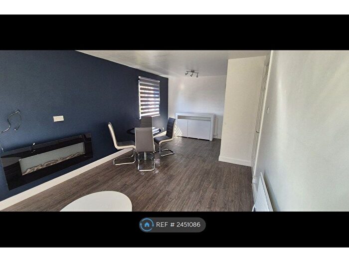 2 Bedroom Flat To Rent In Allesley Hall Drive, Coventry, CV5