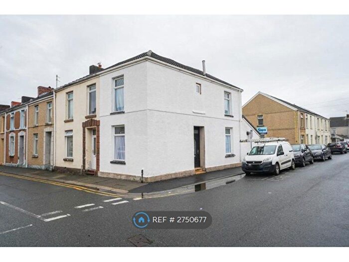 3 Bedroom End Terrace House To Rent In Heol Siloh, Llanelli, SA15
