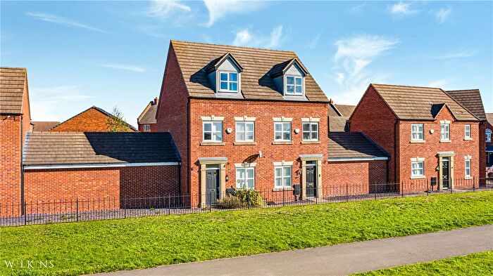 3 Bedroom Semi-detached House For Sale In Leven Road, Tamworth, Staffordshire, B77