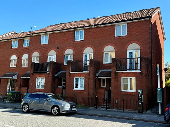3 Bedroom End Terrace House To Rent In Terminus Terrace, Southampton, Hampshire, SO14