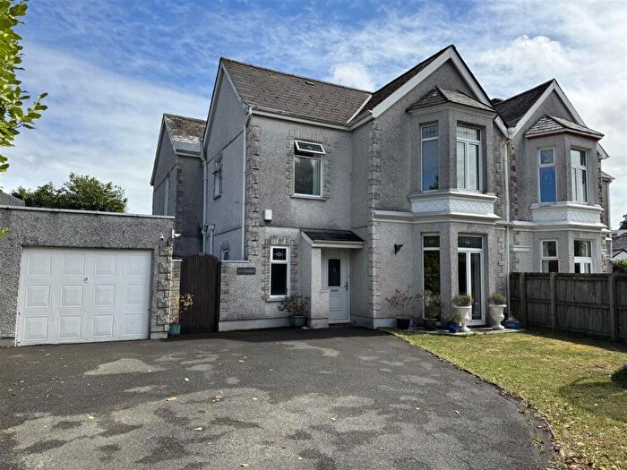 4 Bedroom Semi-Detached House For Sale In Mannamead, Plymouth, PL3