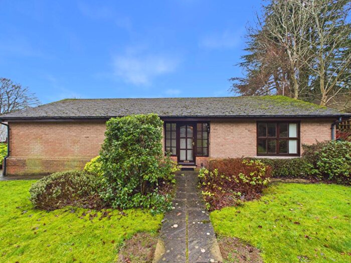 3 Bedroom Detached Bungalow For Sale In Rockside View, Matlock, DE4