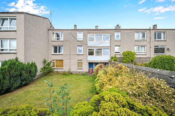 2 Bedroom Flat For Sale In / Oxgangs Place, Oxgangs, Edinburgh, EH13