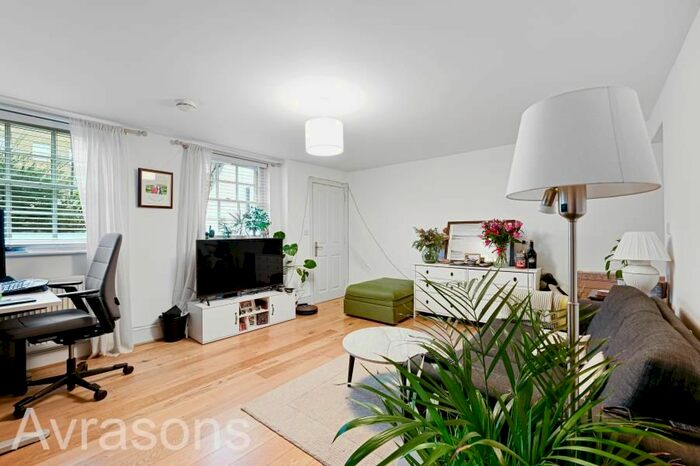 1 Bedroom Flat To Rent In Clapham Road, London, SW9