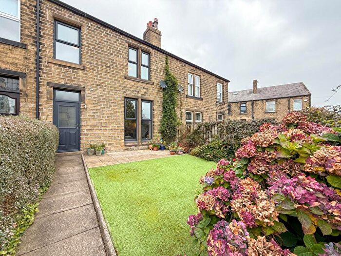 3 Bedroom Terraced House For Sale In South Street, Netherton, Huddersfield, HD4