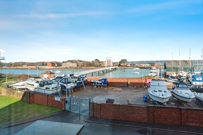 2 Bedroom Flat For Sale In Weevil Lane, Gosport, Hampshire, PO12