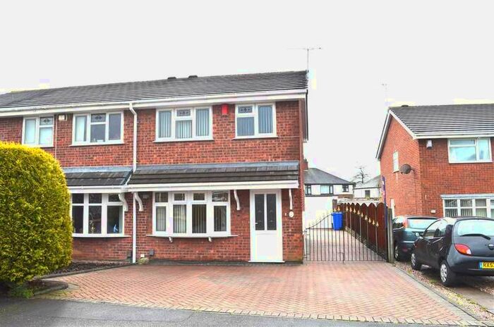 3 Bedroom Semi-Detached House To Rent In Tarporley Grove, Trent Vale, Stoke On Trent, ST4