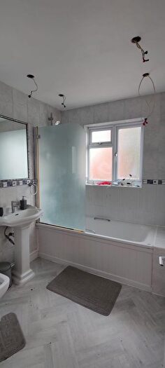 4 Bedroom Semi Detached House To Rent In Little Road, Hayes, Middlesex, UB3