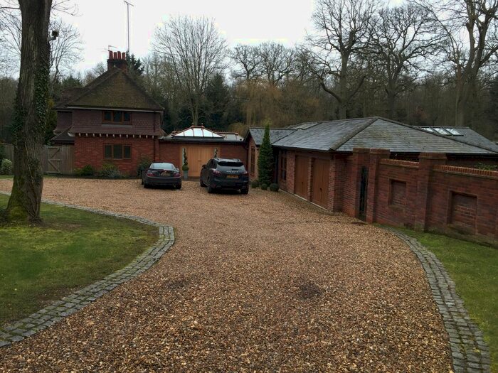 2 Bedroom Cottage To Rent In Oaks Path, Watford, WD25