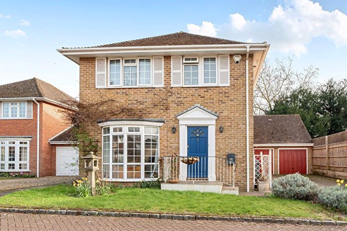 4 Bedroom Detached House For Sale In Juniper Drive, Maidenhead, SL6