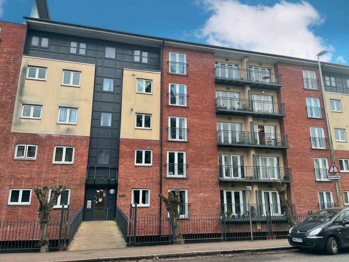 2 Bedroom Flat To Rent In New North Road, Exeter, EX4
