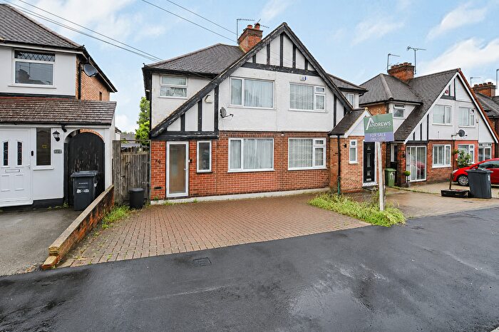 3 Bedroom Semi Detached House For Sale In Misbourne Road, Hillingdon, UB10