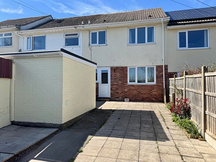 3 Bedroom Terraced House For Sale In Burton Way, Llanfaes, LL58