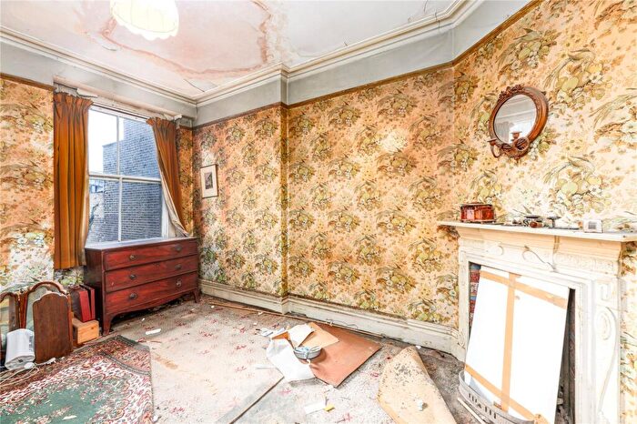1 Bedroom Apartment For Sale In Cambridge Road, London, SW11