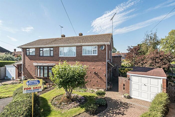 3 Bedroom Semi-detached House For Sale In Clerks Field, Headcorn, Ashford, TN27