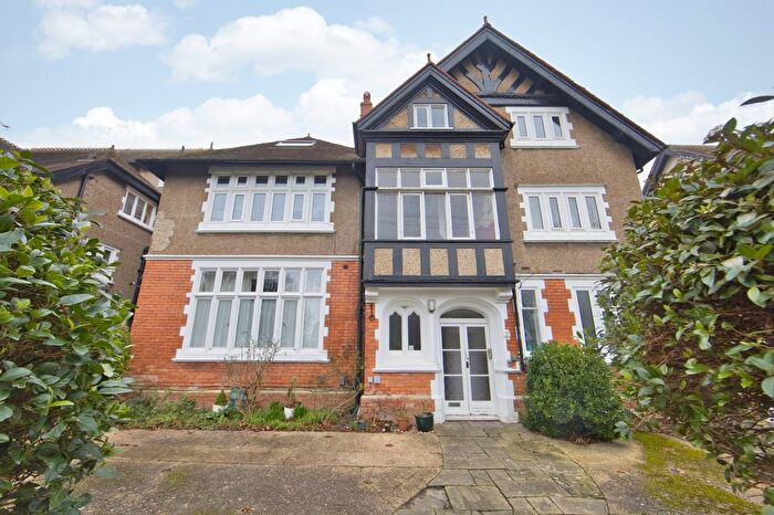 3 Bedroom Flat For Sale In Grimston Avenue, Folkestone, CT20