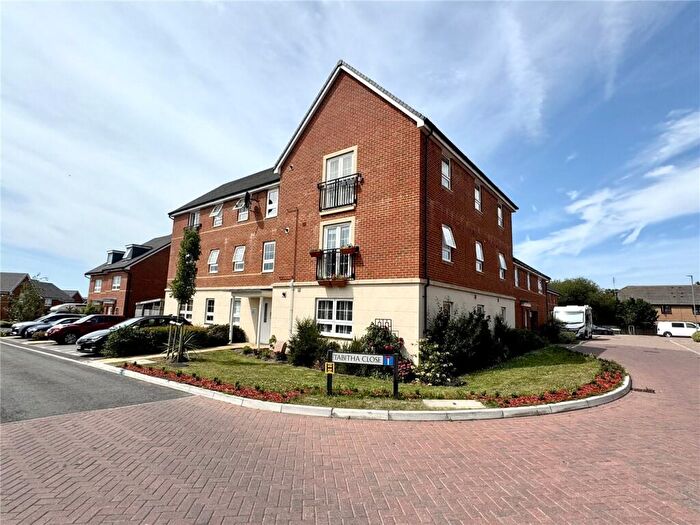 2 Bedroom Apartment For Sale In Tabitha Close, Poole, BH15