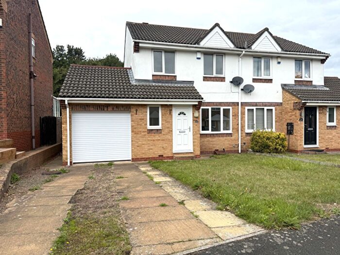 3 Bedroom Semi-Detached House For Sale In Brinkburn, Chester Le Street, DH2