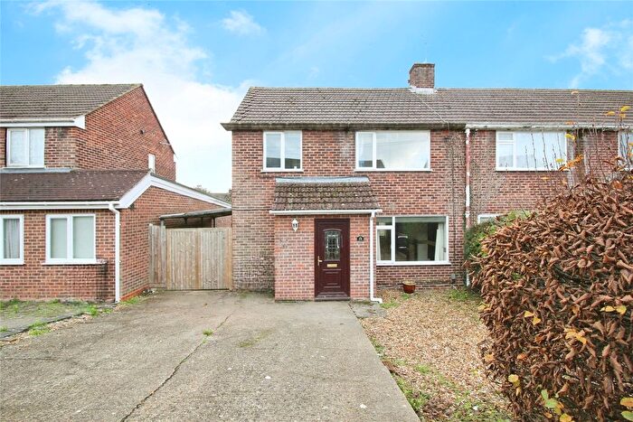 3 Bedroom End Of Terrace House For Sale In Home Farm Close, Reading, RG2