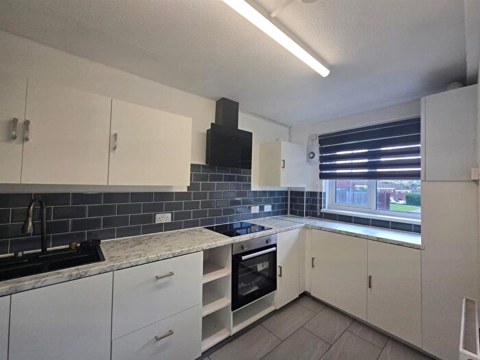 3 Bedroom Flat To Rent In Little Grove, Bushey, WD23