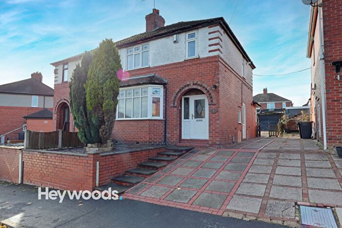 3 Bedroom Semi-Detached House For Sale In Clover Road, Wolstanton, Newcastle-Under-Lyme, Staffordshire, ST5