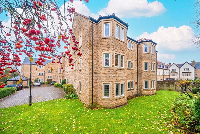 2 Bedroom Flat For Sale In Micklethwaite Grove, Wetherby, West Yorkshire, LS22