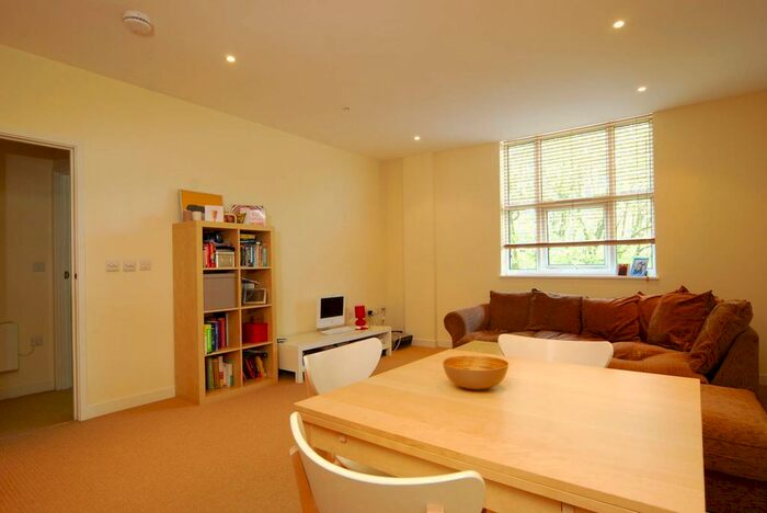 1 Bedroom Flat To Rent In Bromyard Avenue, Acton, London, W3