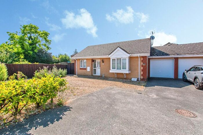 2 Bedroom Bungalow For Sale In Petts Close, Wisbech, PE13