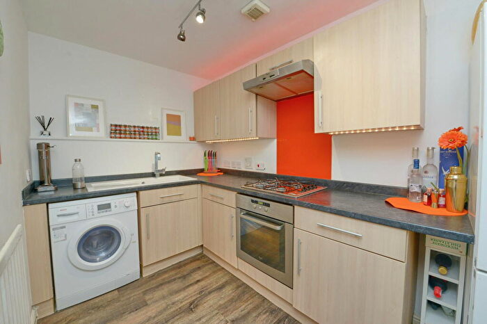 1 Bedroom Flat For Sale In Old Dairy Close, Fleet, GU51