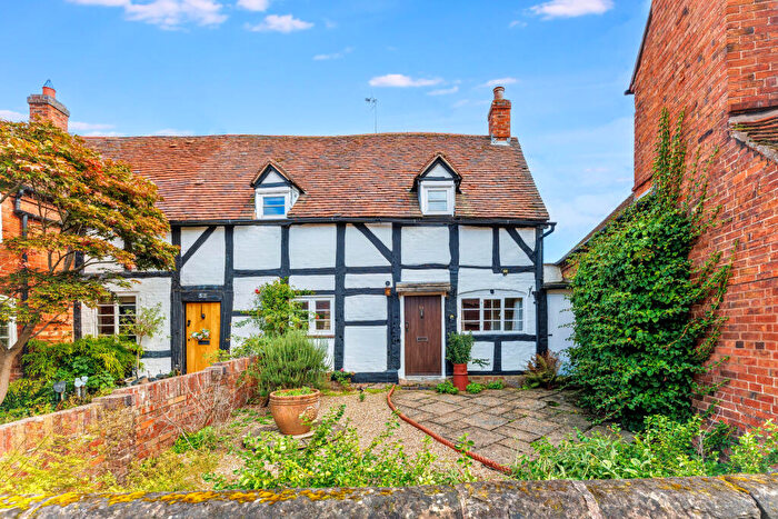 2 Bedroom Cottage For Sale In High St, Feckenham, Worcestershire, B96